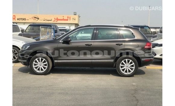 Acheter Import Voiture Volkswagen Touareg Marron à Import - Dubai, Iles Acheter Import Voiture Volkswagen Touareg Marron à Import - Dubai, Iles