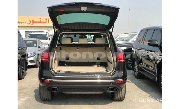 Acheter Import Voiture Volkswagen Touareg Marron à Import - Dubai, Iles Acheter Import Voiture Volkswagen Touareg Marron à Import - Dubai, Iles