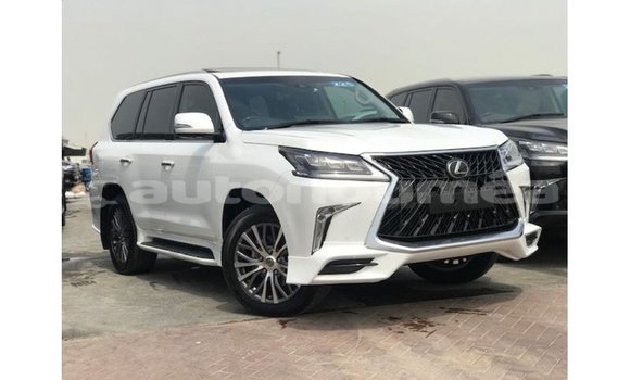 Acheter Import Voiture Lexus LX Blanc à Import - Dubai, Iles Acheter Import Voiture Lexus LX Blanc à Import - Dubai, Iles