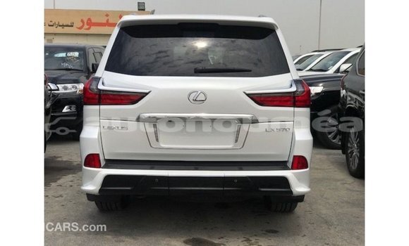 Acheter Import Voiture Lexus LX Blanc à Import - Dubai, Iles Acheter Import Voiture Lexus LX Blanc à Import - Dubai, Iles