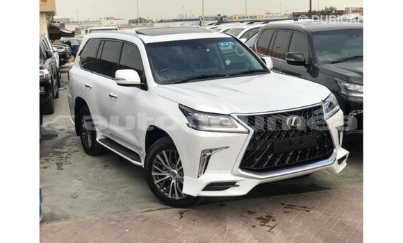 Acheter Import Voiture Lexus LX Blanc à Import - Dubai, Iles Acheter Import Voiture Lexus LX Blanc à Import - Dubai, Iles