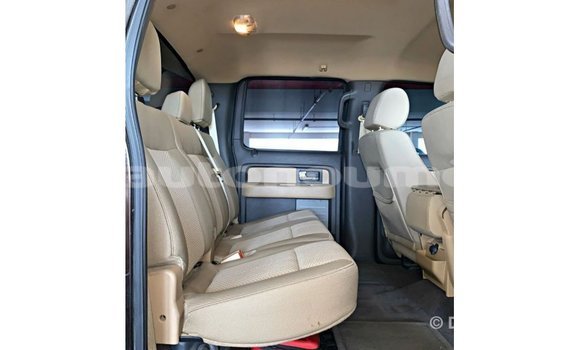 Acheter Import Voiture Ford Club Wagon Marron à Import - Dubai, Iles Acheter Import Voiture Ford Club Wagon Marron à Import - Dubai, Iles