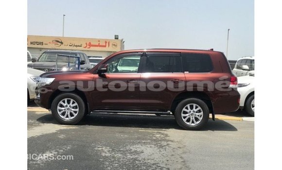 Acheter Import Voiture Toyota Land Cruiser Rouge à Import - Dubai, Iles Acheter Import Voiture Toyota Land Cruiser Rouge à Import - Dubai, Iles