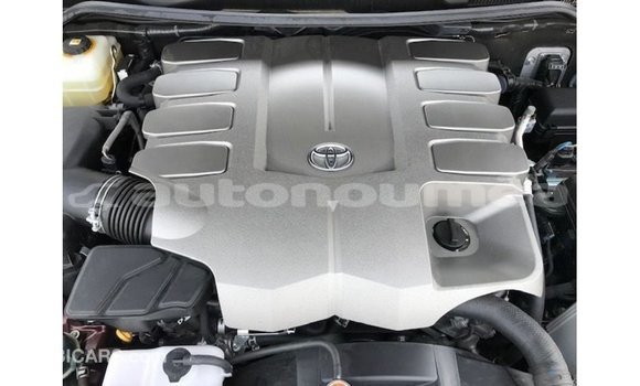 Acheter Import Voiture Toyota Land Cruiser Rouge à Import - Dubai, Iles Acheter Import Voiture Toyota Land Cruiser Rouge à Import - Dubai, Iles