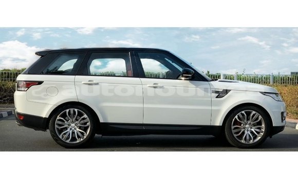Buy Import Land Rover Range Rover White Car in Import - Dubai in Iles Buy Import Land Rover Range Rover White Car in Import - Dubai in Iles