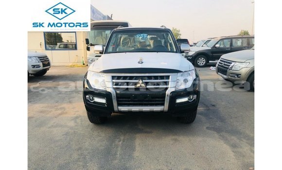 Buy Import Mitsubishi Pajero Black Car in Import - Dubai in Iles