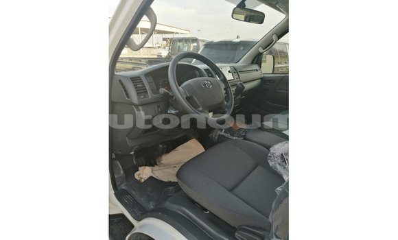 Acheter Import Utilitaire Toyota DA Blanc à Import - Dubai, Iles Acheter Import Utilitaire Toyota DA Blanc à Import - Dubai, Iles