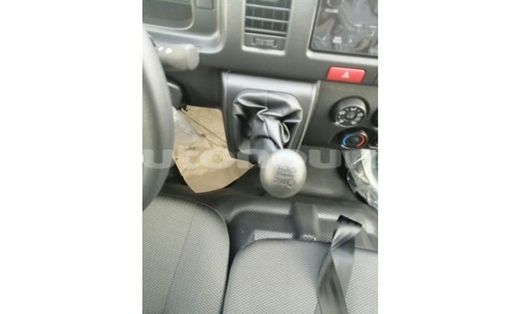 Acheter Import Utilitaire Toyota DA Blanc à Import - Dubai, Iles Acheter Import Utilitaire Toyota DA Blanc à Import - Dubai, Iles