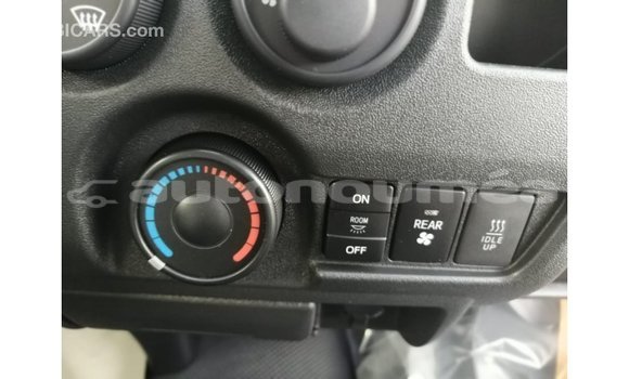 Acheter Import Utilitaire Toyota DA Blanc à Import - Dubai, Iles Acheter Import Utilitaire Toyota DA Blanc à Import - Dubai, Iles