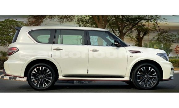 Buy Import Nissan Patrol White Car in Import - Dubai in Iles Buy Import Nissan Patrol White Car in Import - Dubai in Iles