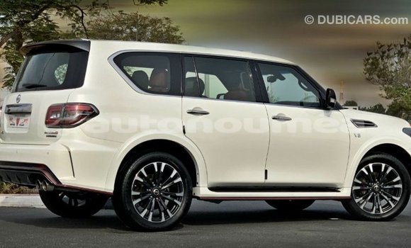 Buy Import Nissan Patrol White Car in Import - Dubai in Iles Buy Import Nissan Patrol White Car in Import - Dubai in Iles