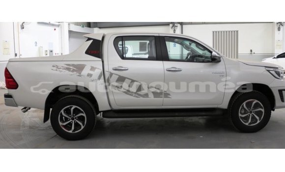 Acheter Import Voiture Toyota Hilux Blanc à Import - Dubai, Iles Acheter Import Voiture Toyota Hilux Blanc à Import - Dubai, Iles