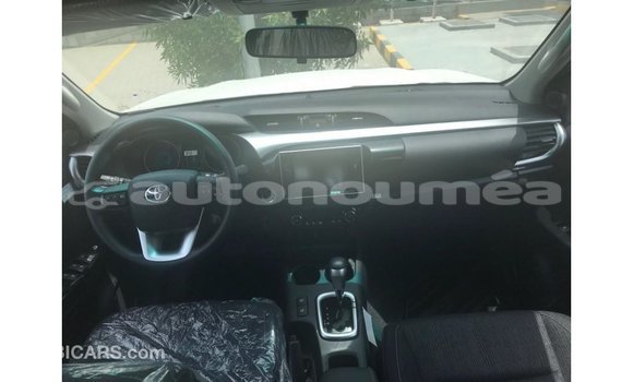 Acheter Import Voiture Toyota Hilux Blanc à Import - Dubai, Iles Acheter Import Voiture Toyota Hilux Blanc à Import - Dubai, Iles