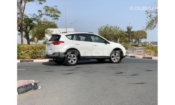 Acheter Import Utilitaire Toyota HiAce Blanc à Import - Dubai, Iles Acheter Import Utilitaire Toyota HiAce Blanc à Import - Dubai, Iles