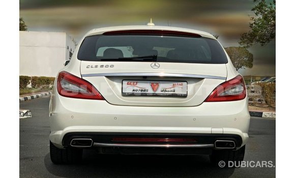 Buy Import Mercedes-Benz 190 White Car in Import - Dubai in Iles Buy Import Mercedes-Benz 190 White Car in Import - Dubai in Iles