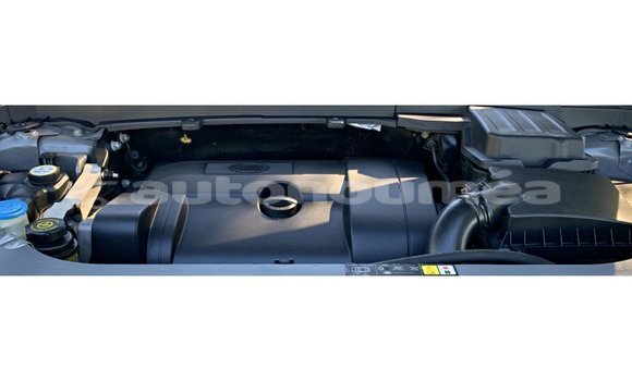 Buy Import Land Rover Defender Other Car in Import - Dubai in Iles Buy Import Land Rover Defender Other Car in Import - Dubai in Iles