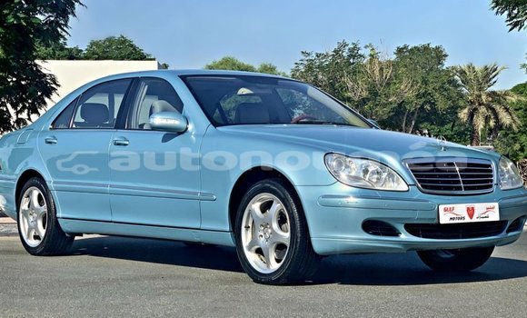 Buy Import Mercedes-Benz 200 Blue Car in Import - Dubai in Iles Buy Import Mercedes-Benz 200 Blue Car in Import - Dubai in Iles