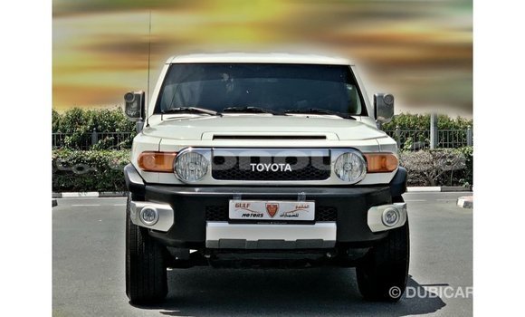 Acheter Import Voiture Toyota FJ Cruiser Blanc à Import - Dubai, Iles Acheter Import Voiture Toyota FJ Cruiser Blanc à Import - Dubai, Iles
