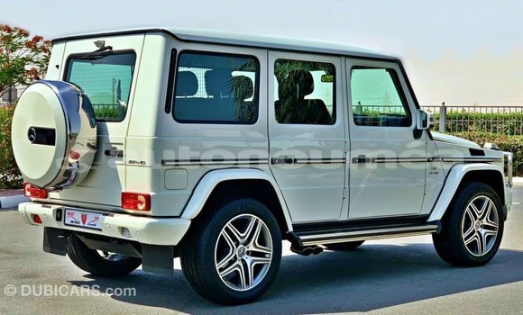 Buy Import Mercedes-Benz 190 White Car in Import - Dubai in Iles Buy Import Mercedes-Benz 190 White Car in Import - Dubai in Iles