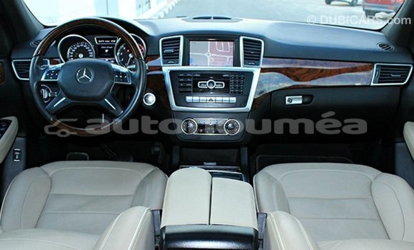 Buy Import Mercedes-Benz 190 White Car in Import - Dubai in Iles Buy Import Mercedes-Benz 190 White Car in Import - Dubai in Iles