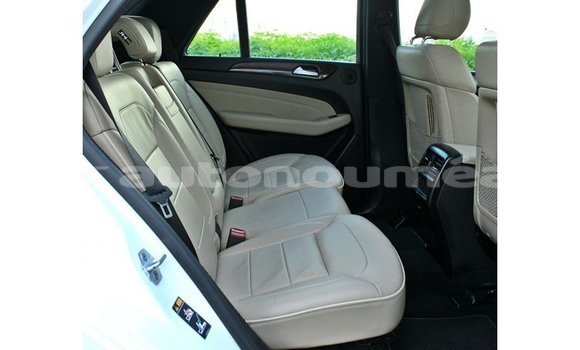 Buy Import Mercedes-Benz 190 White Car in Import - Dubai in Iles Buy Import Mercedes-Benz 190 White Car in Import - Dubai in Iles