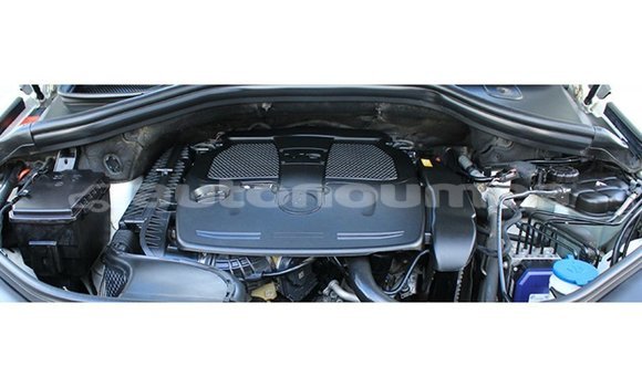 Buy Import Mercedes-Benz 190 White Car in Import - Dubai in Iles Buy Import Mercedes-Benz 190 White Car in Import - Dubai in Iles