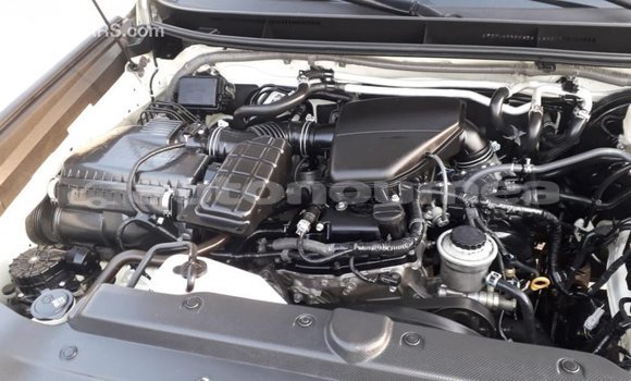 Buy Import Toyota Prado White Car in Import - Dubai in Iles Buy Import Toyota Prado White Car in Import - Dubai in Iles