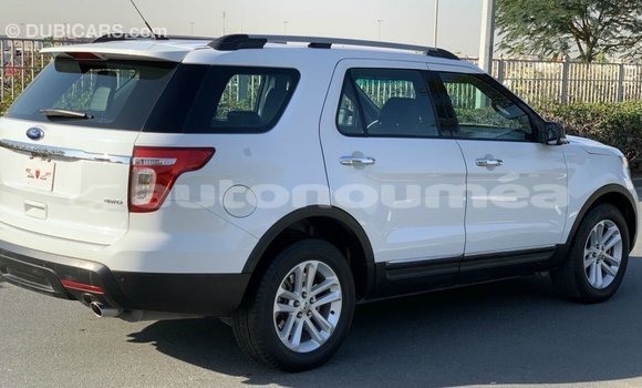 Acheter Import Voiture Ford Explorer Blanc à Import - Dubai, Iles Acheter Import Voiture Ford Explorer Blanc à Import - Dubai, Iles