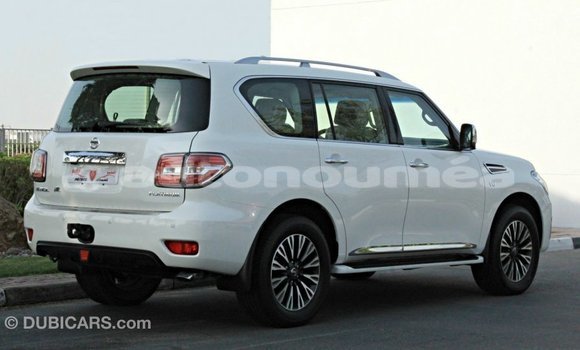 Buy Import Nissan Patrol White Car in Import - Dubai in Iles Buy Import Nissan Patrol White Car in Import - Dubai in Iles
