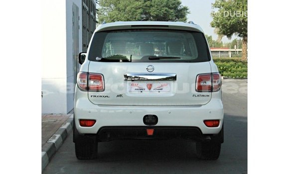 Buy Import Nissan Patrol White Car in Import - Dubai in Iles Buy Import Nissan Patrol White Car in Import - Dubai in Iles