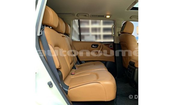 Buy Import Nissan Patrol White Car in Import - Dubai in Iles Buy Import Nissan Patrol White Car in Import - Dubai in Iles