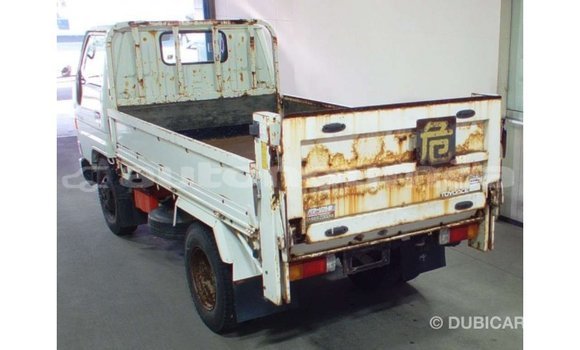 Acheter Import Utilitaire Toyota Dyna Blanc à Import - Dubai, Iles Acheter Import Utilitaire Toyota Dyna Blanc à Import - Dubai, Iles