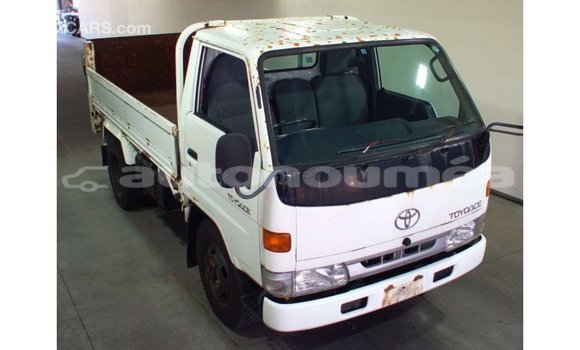 Acheter Import Utilitaire Toyota Dyna Blanc à Import - Dubai, Iles Acheter Import Utilitaire Toyota Dyna Blanc à Import - Dubai, Iles