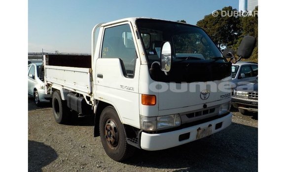 Acheter Import Utilitaire Toyota Dyna Blanc à Import - Dubai, Iles Acheter Import Utilitaire Toyota Dyna Blanc à Import - Dubai, Iles