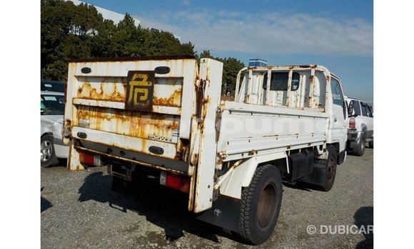 Acheter Import Utilitaire Toyota Dyna Blanc à Import - Dubai, Iles Acheter Import Utilitaire Toyota Dyna Blanc à Import - Dubai, Iles