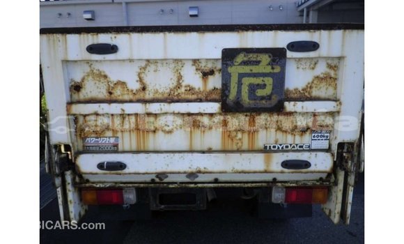 Acheter Import Utilitaire Toyota Dyna Blanc à Import - Dubai, Iles Acheter Import Utilitaire Toyota Dyna Blanc à Import - Dubai, Iles