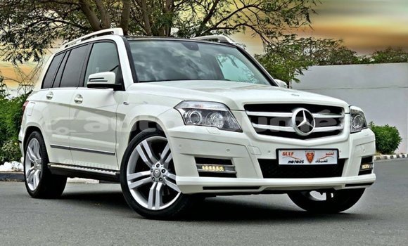 Buy Import Mercedes-Benz 190 White Car in Import - Dubai in Iles Buy Import Mercedes-Benz 190 White Car in Import - Dubai in Iles