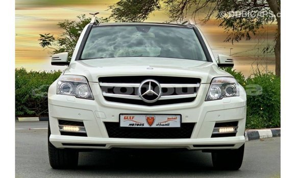 Buy Import Mercedes-Benz 190 White Car in Import - Dubai in Iles Buy Import Mercedes-Benz 190 White Car in Import - Dubai in Iles