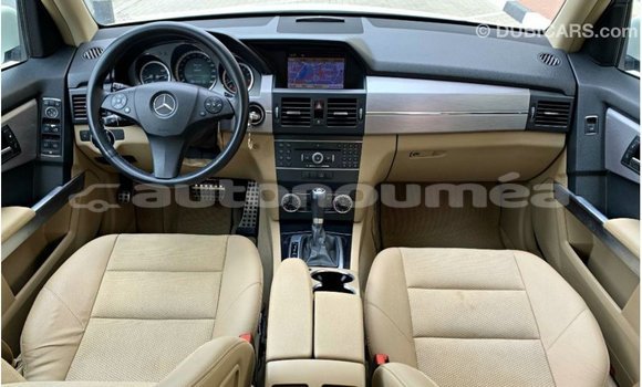 Buy Import Mercedes-Benz 190 White Car in Import - Dubai in Iles Buy Import Mercedes-Benz 190 White Car in Import - Dubai in Iles