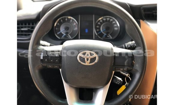 Acheter Import Voiture Toyota Fortuner Blanc à Import - Dubai, Iles Acheter Import Voiture Toyota Fortuner Blanc à Import - Dubai, Iles