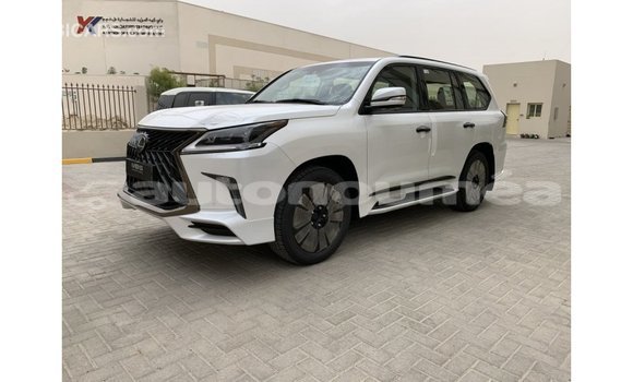 Acheter Import Voiture Lexus LX Blanc à Import - Dubai, Iles Acheter Import Voiture Lexus LX Blanc à Import - Dubai, Iles