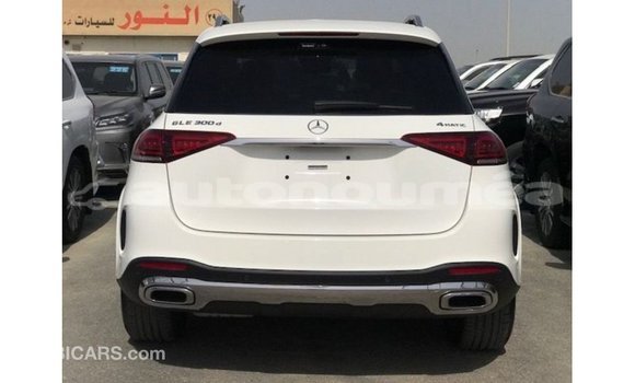 Acheter Import Voiture Mercedes-Benz GLE Blanc à Import - Dubai, Iles Acheter Import Voiture Mercedes-Benz GLE Blanc à Import - Dubai, Iles
