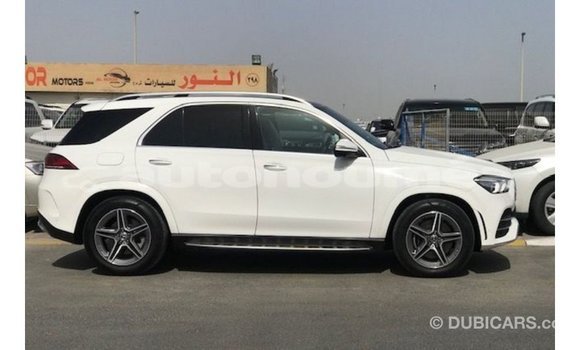 Acheter Import Voiture Mercedes-Benz GLE Blanc à Import - Dubai, Iles Acheter Import Voiture Mercedes-Benz GLE Blanc à Import - Dubai, Iles