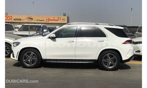 Acheter Import Voiture Mercedes-Benz GLE Blanc à Import - Dubai, Iles Acheter Import Voiture Mercedes-Benz GLE Blanc à Import - Dubai, Iles