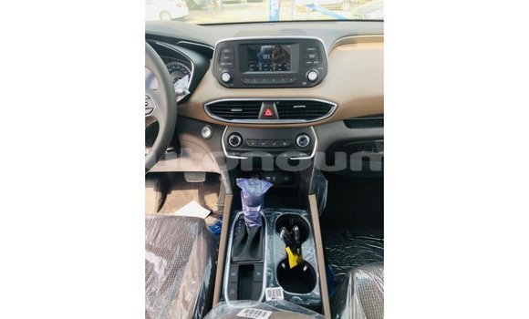 Buy Import Hyundai Santa Fe Green Car in Import - Dubai in Iles Buy Import Hyundai Santa Fe Green Car in Import - Dubai in Iles
