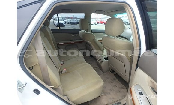 Acheter Import Voiture Toyota Harrier Blanc à Import - Dubai, Iles Acheter Import Voiture Toyota Harrier Blanc à Import - Dubai, Iles