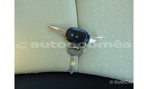 Acheter Import Voiture Toyota Vitz Autre à Import - Dubai, Iles Acheter Import Voiture Toyota Vitz Autre à Import - Dubai, Iles