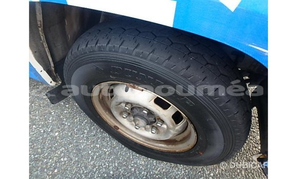 Acheter Import Voiture Nissan Caravan Blanc à Import - Dubai, Iles Acheter Import Voiture Nissan Caravan Blanc à Import - Dubai, Iles