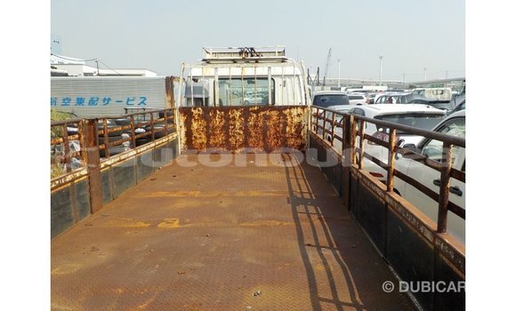 Acheter Import Voiture Isuzu Rodeo Blanc à Import - Dubai, Iles Acheter Import Voiture Isuzu Rodeo Blanc à Import - Dubai, Iles