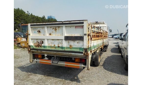 Acheter Import Voiture Isuzu Rodeo Blanc à Import - Dubai, Iles Acheter Import Voiture Isuzu Rodeo Blanc à Import - Dubai, Iles